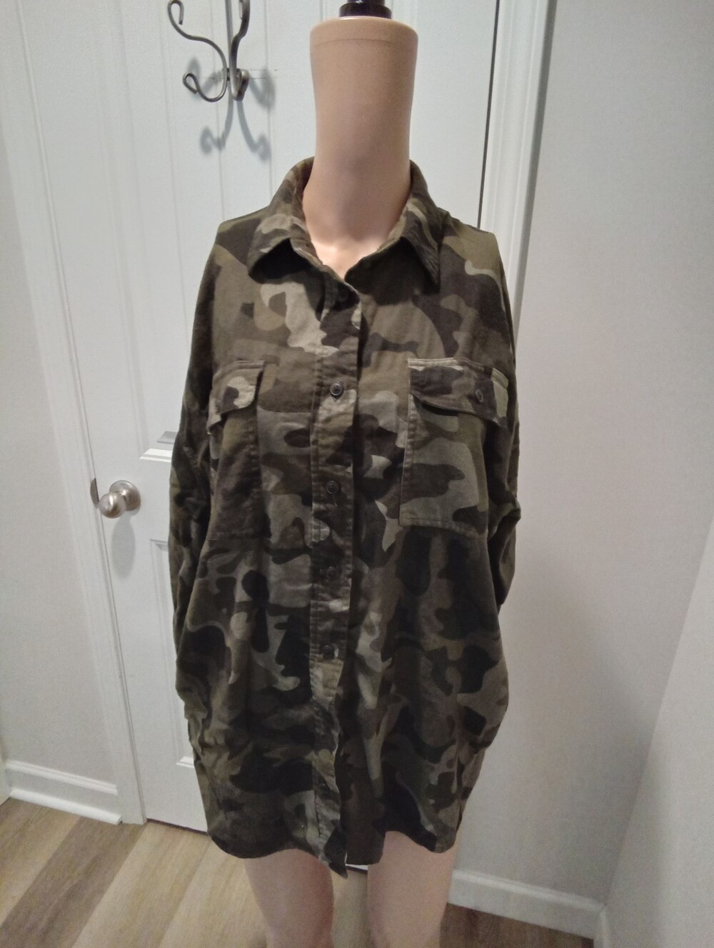 Wild Fable Size M Classic Camouflage Oversized Button Down Shirt Jacket/Shacket